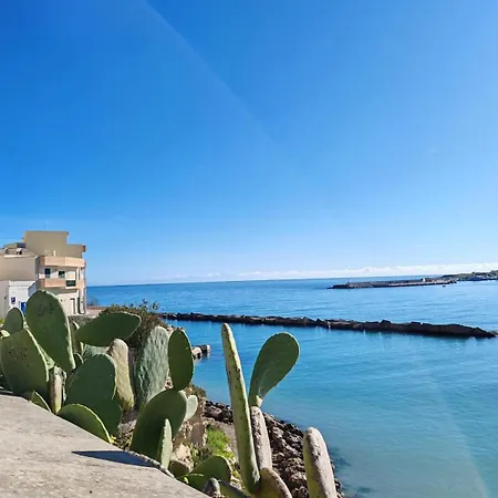 Claudioseahouse, Otranto